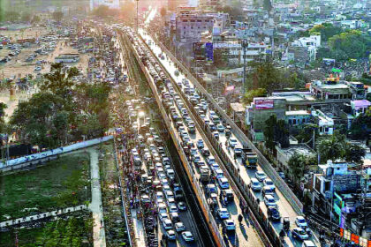 सासाराम में 35 किमी लंबा जाम, महाकुंभ जाने वाले गाड़ियों में फंसे लोग, खाने-पीने की किल्लत