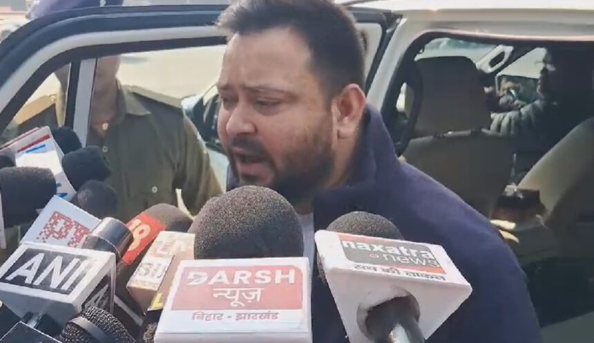 सुबह-सुबह राजभवन पहुंचे तेजस्वी यादव, राज्यपाल से बोले- एक धर्म विशेष को टारगेट कर रही पुलिस