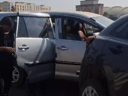 पटना में मरीन ड्राइव पर तीन गाड़ियां टकराई, अफरा-तफरी का माहौल
