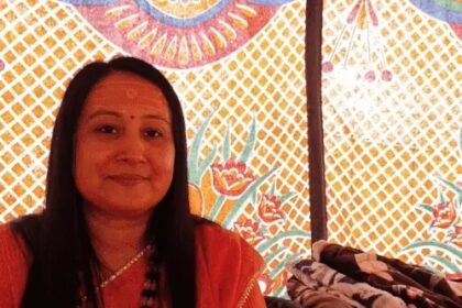 गीता सुनाने से संन्यास तक का सफर, इंटरनेशनल कंपनी की नौकरी छोड़ी, अब बनीं महामंडलेश्वर
