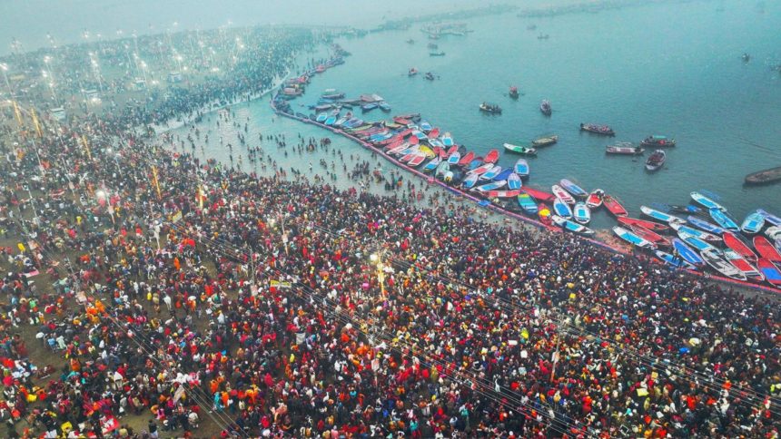 महाकुंभ में 21 KM की दूरी तय करने में लगे 26 घंटे, यातायात हुआ अस्त-व्यस्त