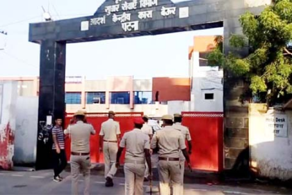 बेऊर जेल में छापेमारी, ज्वेलरी लूट कांड में 40 अपराधी रिमांड पर!