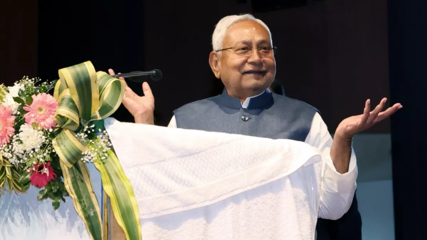 नीतीश कुमार को लगा बड़ा झटका इस बेहद करीबी साथी ने छोड़ा साथ