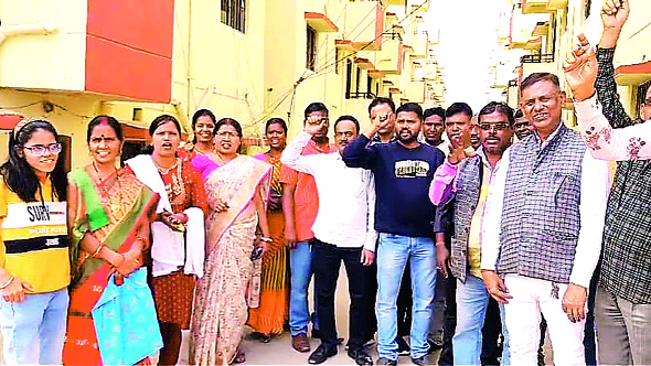 प्रधानमंत्री आवास योजना के लाभुकों की परेशानी बढ़ी, नहीं मिले आवास