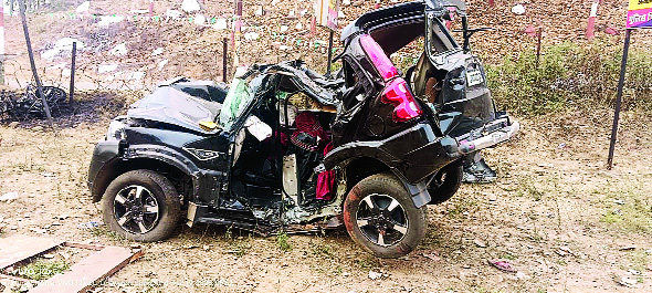 गिरिडीह में सड़क हादसे में बैंक प्रबंधक समेत छह की मौत