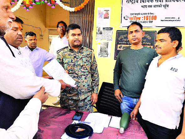 रामकृष्ण आश्रम काली मंदिर की खिड़की, दरवाजा तोड़े जाने पर आक्रोश
