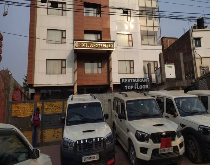 कटिहार और पटना में आयकर विभाग का छापा,होटल सनसिटी पैलेस के मालिक सिंघेश्वर सिंह के 10 ठिकानों पर रेड.