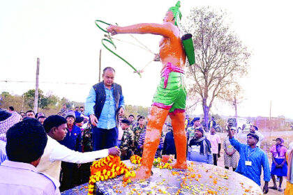 इरफान अंसारी तिलका मांझी की 275वीं जयंती पर पहुंचे मिहिजाम, अर्पित की श्रद्धांजलि