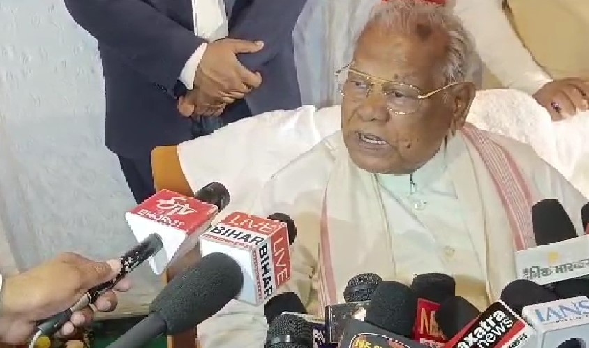 लिट्टी विथ मांझी में पहुंचे राज्यपाल आरिफ मोहम्मद खान, कहा-सारा चना मैं ही खा गया