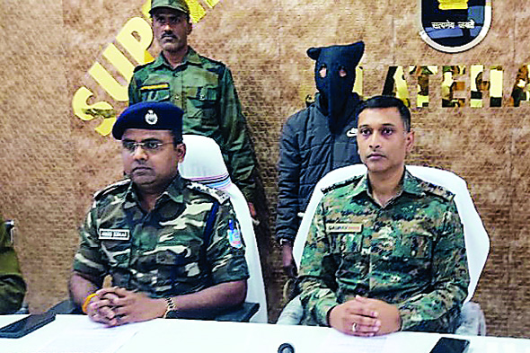 नक्सली संगठन के सुप्रीमो राजेश सिंह गिरफ्तार, हथियार बरामद