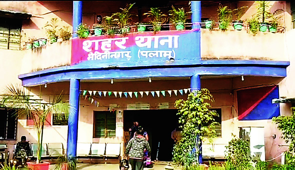 महिला से शारीरिक संबंध बनाकर 12 लाख ठगने वाला युवक गया जेल