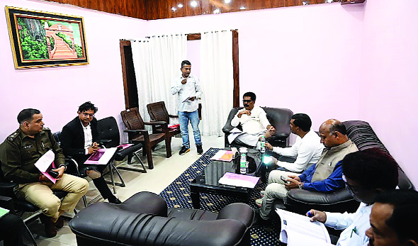 अवैध शराब बिक्री को पूरी तरह से नियंत्रित करने के लिए और सख्त कदम उठाए : योगेन्द्र प्रसाद