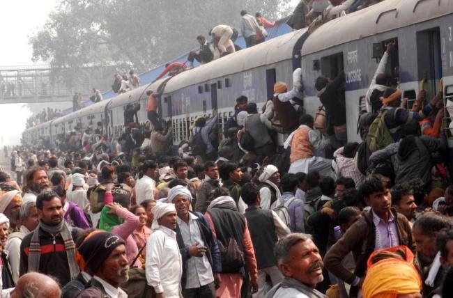 कुंभ जाने के लिए मोदी सरकार ने कर दिया है ट्रेन फ्री,यात्रियों के जबाब से DRM हैरान-परेशान.