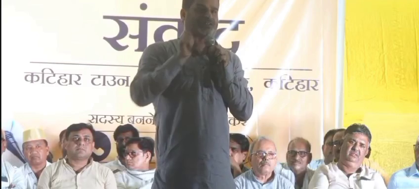 प्रशांत किशोर का नीतीश कुमार पर हमला, कहा- दारोगा इंस्पेक्टर नहीं सुनते मुख्यमंत्री की बात