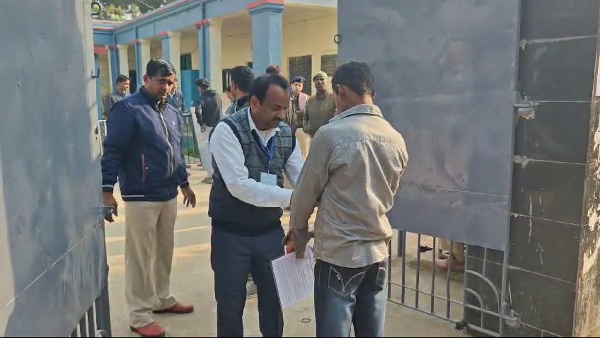 कड़ी सुरक्षा व्यवस्था के बीच बिहार में मैट्रिक परीक्षा शुरू