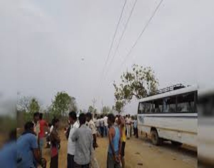 हाई टेंशन तार की चपेट में आई बस,नवादा जिले में चार लोगों की मौत.