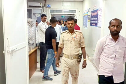 बगहा में अवैध शराब के खिलाफ छापेमारी के दौरान हंगामा, पुलिस टीम पर हमला