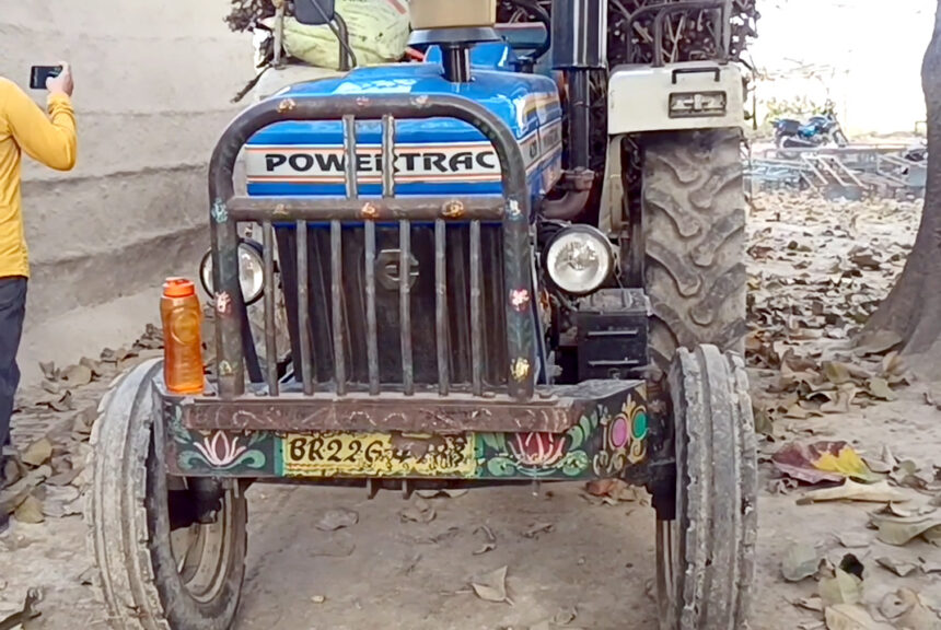 गन्ने से लदे ट्रैक्टर की चपेट में आने से महिला की दर्दनाक मौत, परिवार पर टूटा दुखों का पहाड़