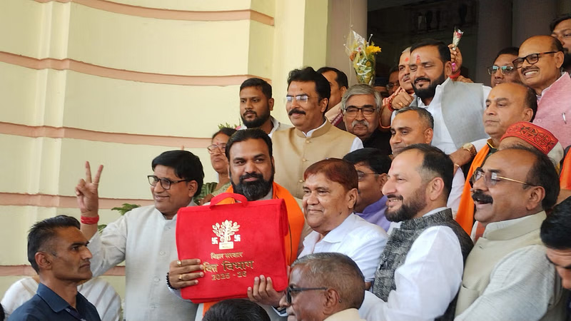 बिहार बजट 2025-26: सम्राट चौधरी ने पेश किया बजट, चुनाव से पहले नीतीश सरकार का मास्टरस्ट्रोक