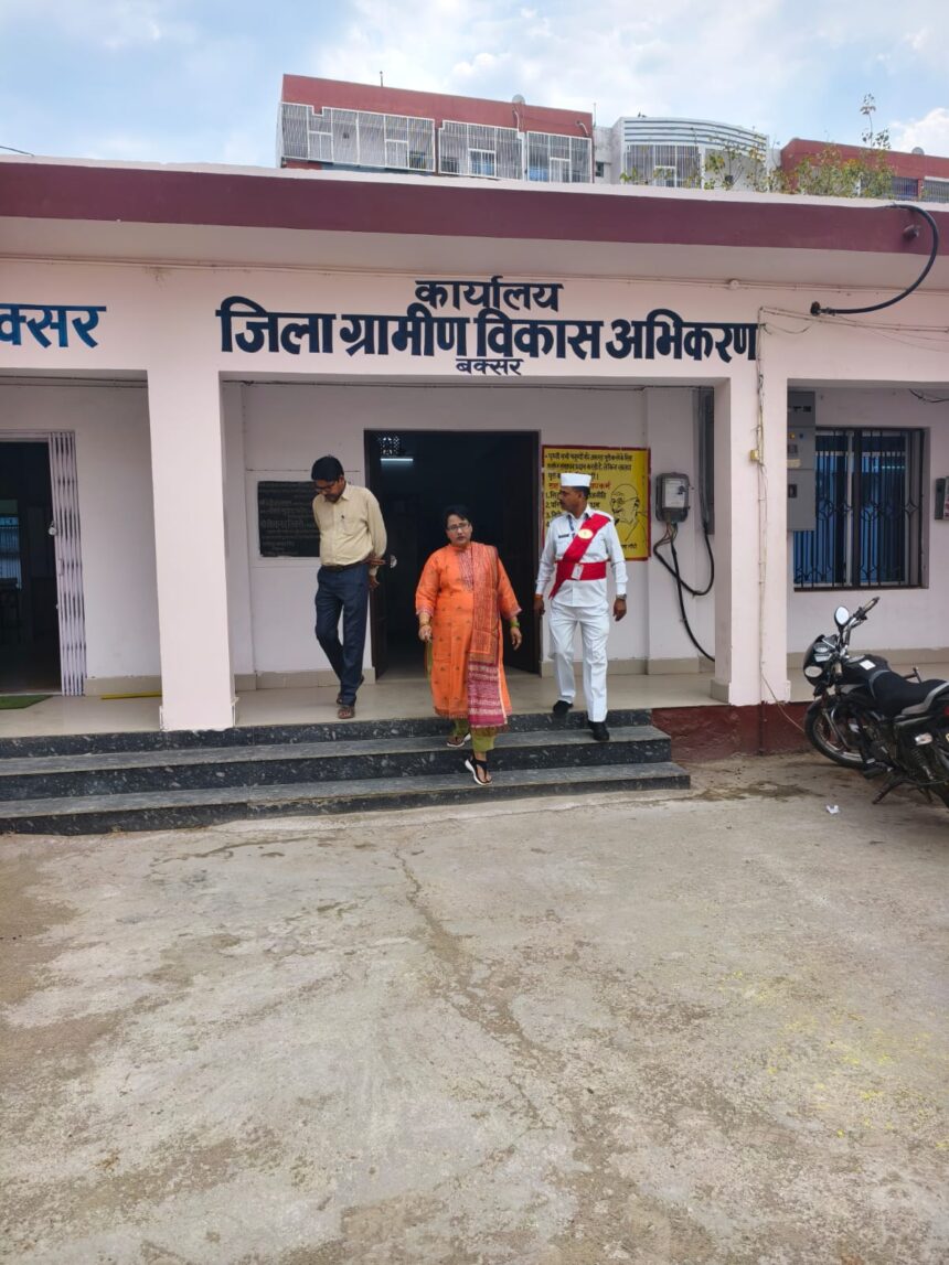 कार्यक्षमता और पारदर्शिता बढ़ाने के लिए जिला प्रशासन की नई पहल : प्रभारी डीएम