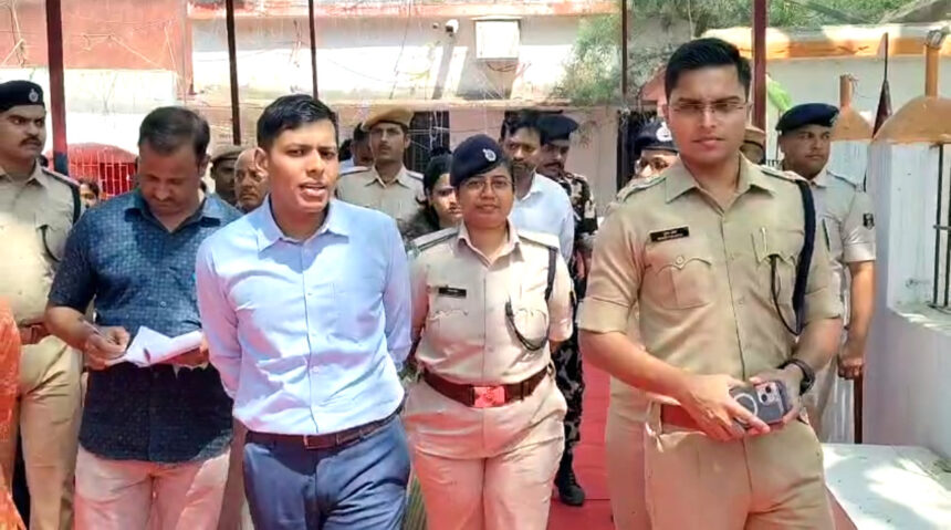 डीएम ने किया महिला मंडल कारा का निरीक्षण, बंदियों की समस्याओं का हुआ समाधान