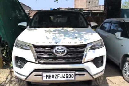 बक्सर में अंतरराज्यीय वाहन चोर गिरोह का पर्दाफाश, पांच लग्जरी गाड़ियां बरामद