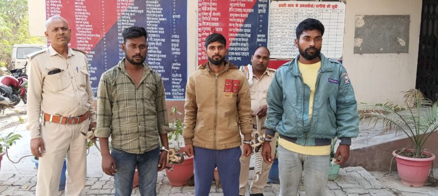 देशी-विदेशी शराब के साथ 3 तस्कर गिरफ्तार, 3 बाइक जब्त