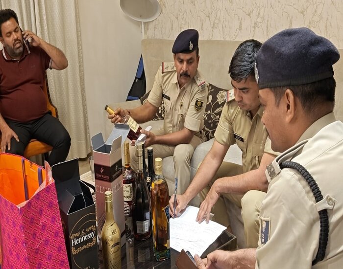 हरिलाल स्वीट्स का मालिक गिरफ्तार,IT रेड में आवास से मिली महंगी विदेशी शराब.