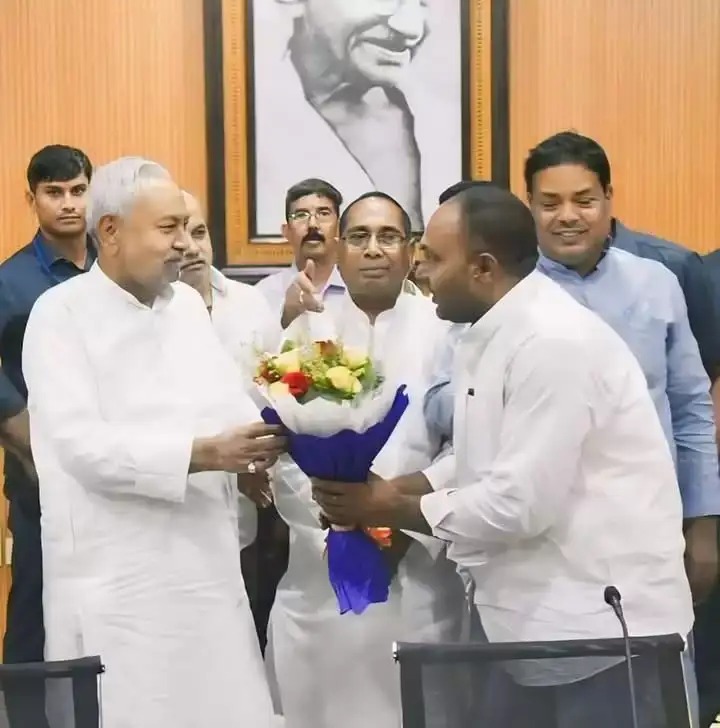 एक इस्तीफे से हड़कंप! क्या PK को वॉक ओवर दे रहा JDU?