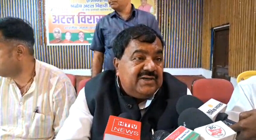 गन्ना उद्योग मंत्री ने पुलिस एनकाउंटर का किया समर्थन, कहा - लालू राज में अपहरण था एक उद्योग
