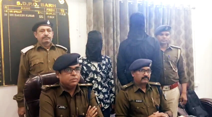 चोरी की मोबाइल बेचने का धंधा: दो गिरफ्तार, 13 मोबाइल बरामद