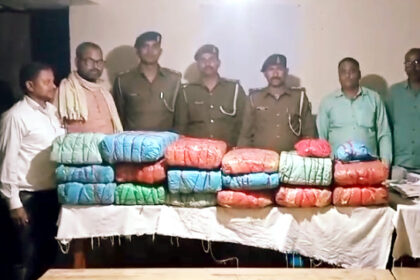 मोतिहारी पुलिस की बड़ी कार्रवाई, बोलेरो और एक घर से 109 किलो गांजा जब्त