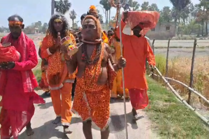 चैत नवरात्रि पर राजदेवी काली विषहर हनुमान मंदिर में निकाली गई भव्य कलश यात्रा