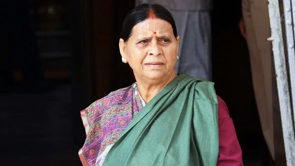 राबड़ी देवी का नीतीश कुमार पर हमला – ‘भांग पीकर आते हैं, महिलाओं का अपमान करते हैं’