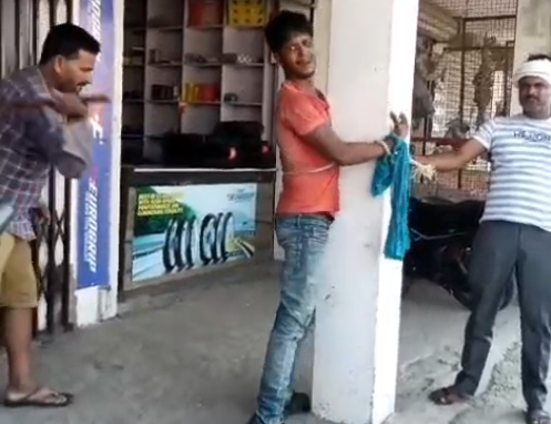 रोहतास: युवक को पिलर से बांधकर पिटाई, स्थानीय जन प्रतिनिधि पर गंभीर आरोप