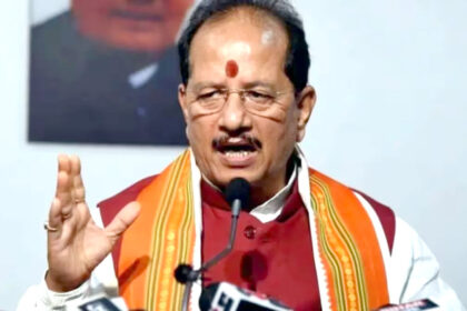 'इंस्पेक्टर राज-माफिया राज के खिलाफ डिप्टी सीएम ने खोला मोर्चा .