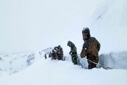 चमोली एवलांच में फंसे 55 मजदूर, यूपी-बिहार के हैं सबसे अधिक श्रमिक.