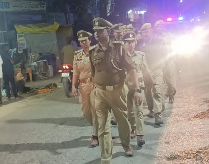 होली से पहले फ्लैग मार्च,होली के रंग में भंग डालने वालों पर पुलिस की कड़ी नजर.