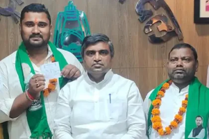 अति-पिछड़े समाज को साधने में जुटे तेजस्वी,JDU के प्रदेश महा-सचिव RJD में शामिल.