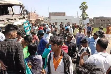 न्यू बाईपास पर दो ट्रकों की भीषण टक्कर, एक की मौत, दो गंभीर रूप से घायल
