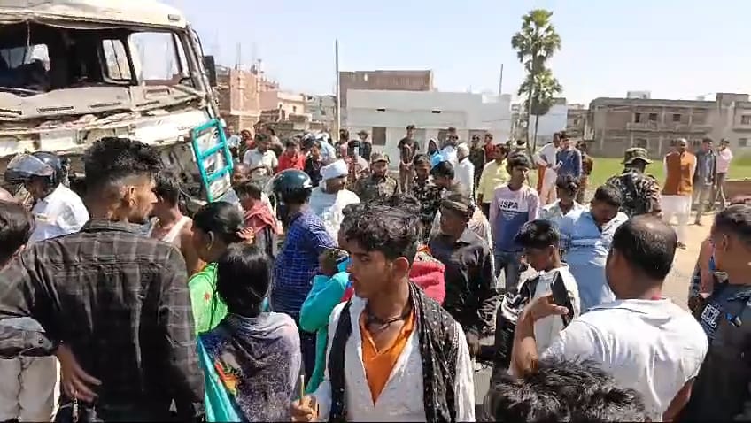 न्यू बाईपास पर दो ट्रकों की भीषण टक्कर, एक की मौत, दो गंभीर रूप से घायल