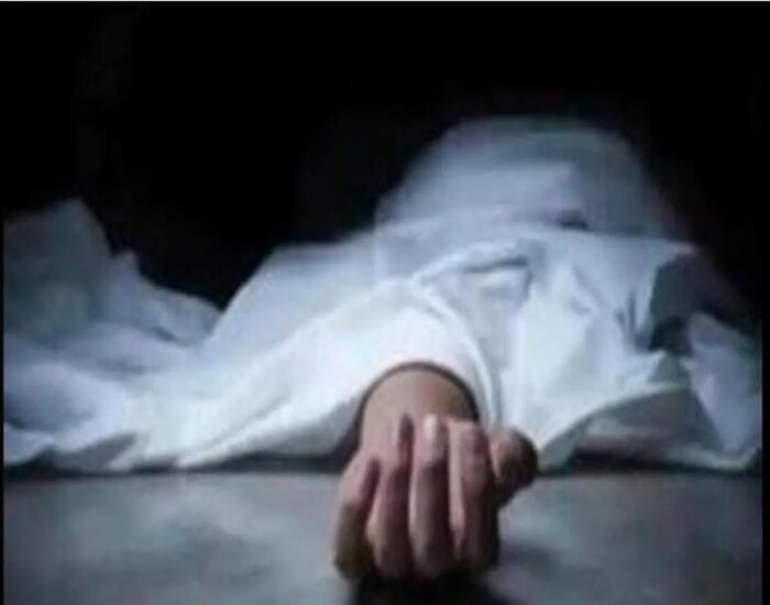 गिरिडीह में एक घर में 4 लोगों की मौत, मृतकों में 3 बच्चे शामिल शव .