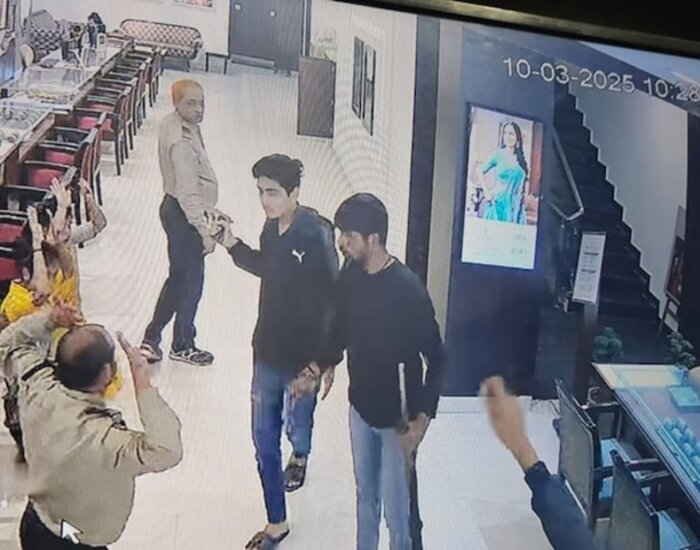 बिहार में फिर से ठांय-ठांय-धांय-धांय शुरू,पटना-छपरा में शूट आउट,आरा में करोड़ों की लूट.