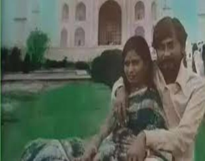 1973 "अ लव स्टोरी ऑफ़ नीतीश कुमार".