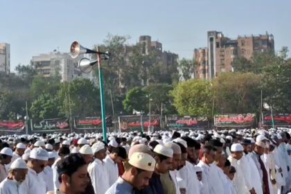 पटना के गांधी मैदान में अकीदत के साथ अदा की गई ईद की नमाज, एक-दूसरे से गले मिलकर दी मुबारकबाद