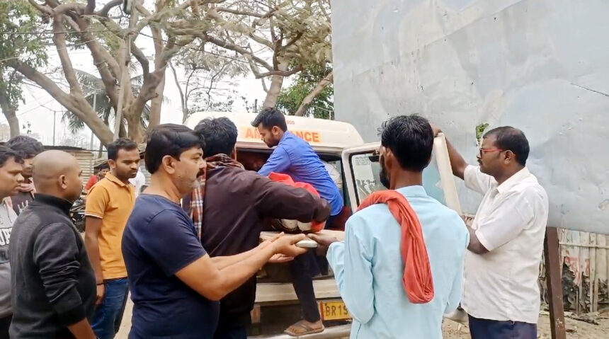 मधेपुरा यूनिवर्सिटी से लौटते समय सड़क दुर्घटना में घायल छात्र की मौत