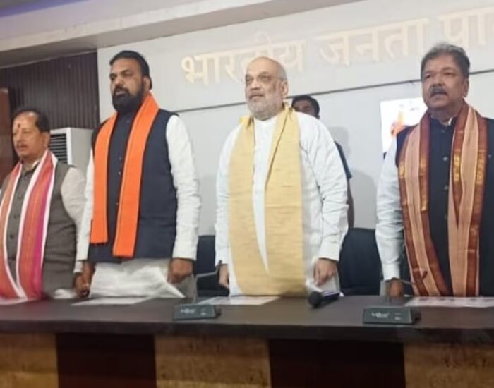 अमित शाह ने कमजोर बूथों को मजबूत करने का नेताओं को दिया निर्देश.