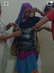 बुर्का में छिपा शराब का जाल!पेट-पीठ पर बंधे थे टेट्रा पैक, महिला गिरफ्तार
