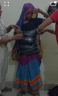 बुर्का में छिपा शराब का जाल!पेट-पीठ पर बंधे थे टेट्रा पैक, महिला गिरफ्तार