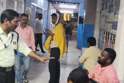 बेगूसराय में मोबाइल के फीचर को लेकर दुकानदार और ग्राहक के बीच हिंसक झगड़ा, दोनों घायल